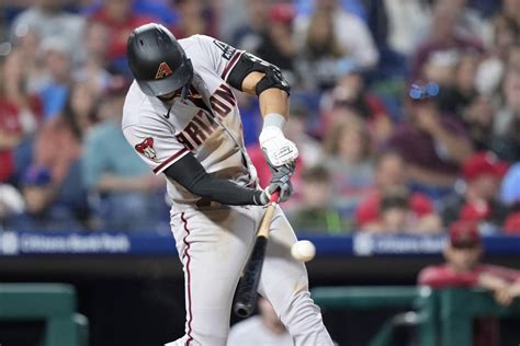 Gurriel extends majors’ longest hitting streak to 15 games, D-backs beat Phillies 6-3